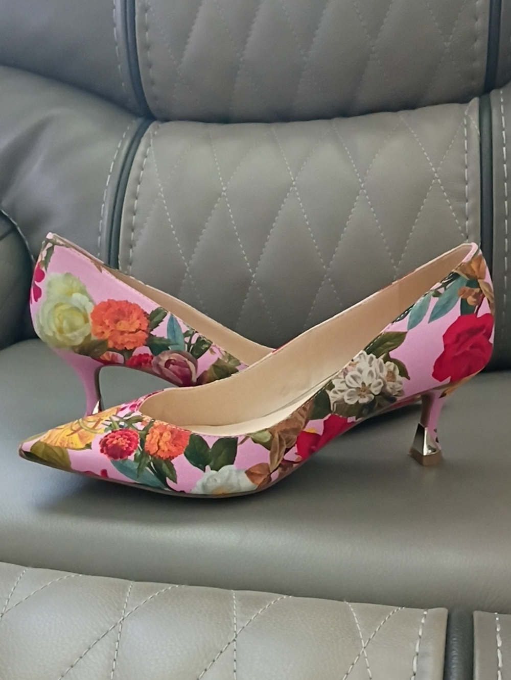 Nine West Ariella Kitten Heel Pumps (Sz. 9) - Picture 2 of 8